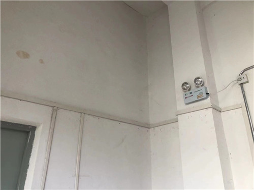 華通 室內(nèi)外掛電線整改 后_副本.jpg 華通 室內(nèi)外掛電線整改 后_副本.jpg