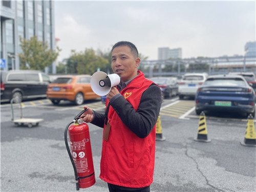 消防演練6_副本.jpg 消防演練6_副本.jpg