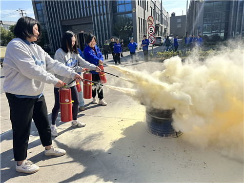 消防演練10_副本.jpg 消防演練10_副本.jpg