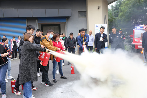 消防演練12_副本.jpg 消防演練12_副本.jpg