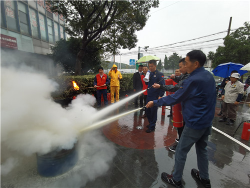 消防演練13_副本.jpg 消防演練13_副本.jpg