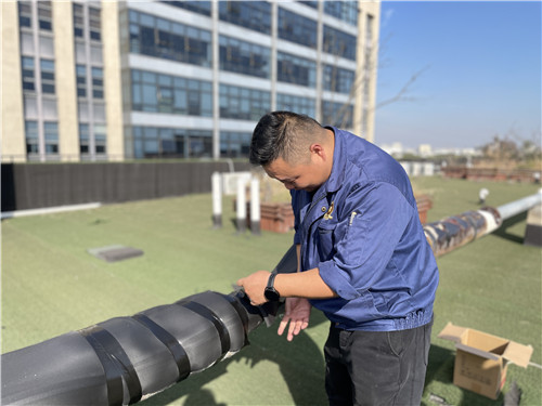 設(shè)備穿“冬衣”1_副本.jpg 設(shè)備穿“冬衣”1_副本.jpg