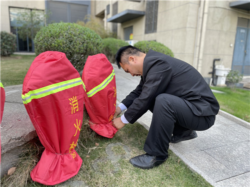 設(shè)備穿“冬衣”6_副本.jpg 設(shè)備穿“冬衣”6_副本.jpg